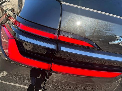 Used 2024 BMW X7 xDrive40i image 58