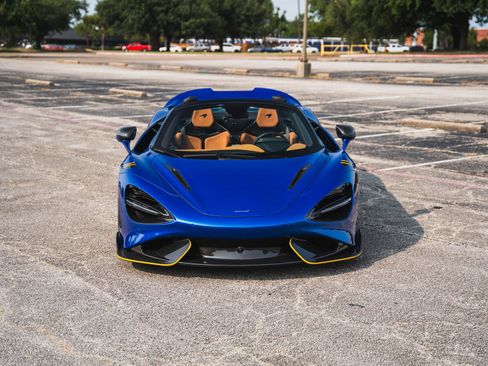 Used 2022 McLaren 765LT RWD image 25
