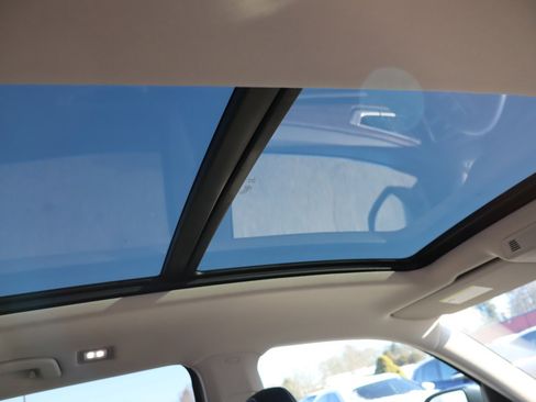 Used 2024 Volkswagen Atlas SEL image 16