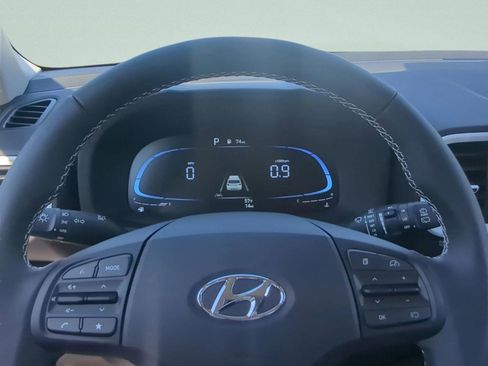 New 2025 Hyundai Venue Limited image 25