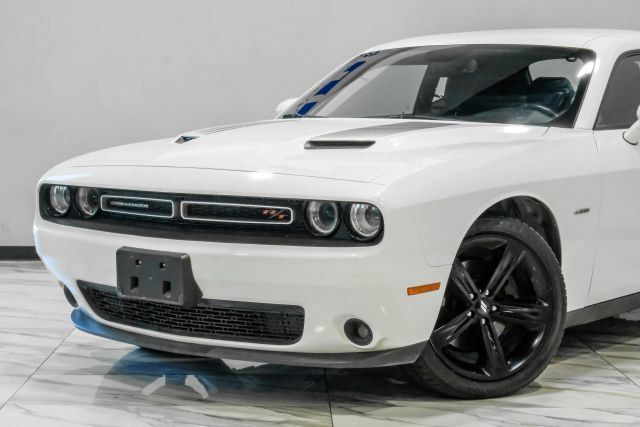 Used 2017 Dodge Challenger R/T RWD image 6