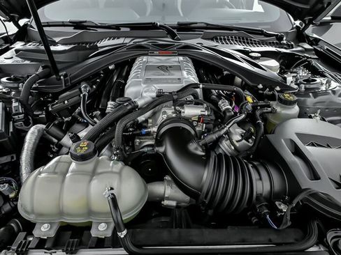 Used 2021 Ford Mustang Shelby GT500 w/ Carbon Fiber Track Pack RWD image 15