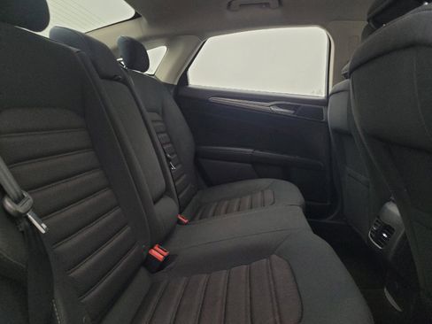 Used 2018 Ford Fusion SE w/ Fusion SE Technology Package image 19