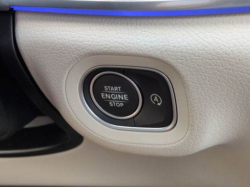 Used 2025 Mercedes-Benz GLE 350 4MATIC image 31
