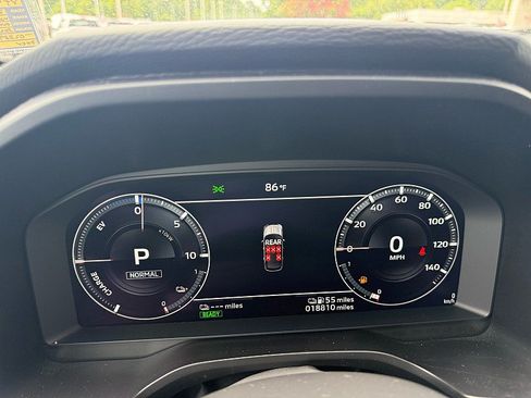 Used 2024 Mitsubishi Outlander SE AWD/4WD image 27