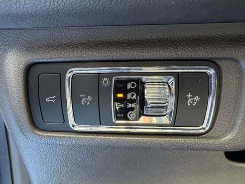 Used 2020 Lincoln Corsair Standard image 11