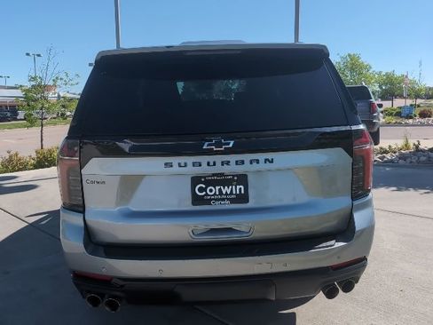 Used 2025 Chevrolet Suburban Z71 AWD/4WD image 7