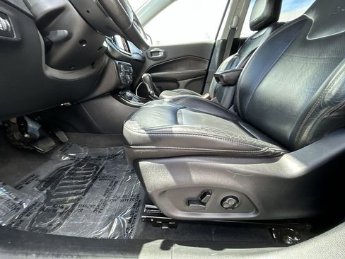 Used 2018 Jeep Compass Limited w/ Navigation Group image 12
