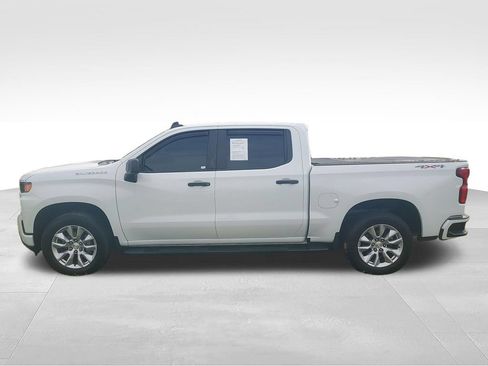 Used 2020 Chevrolet Silverado 1500 Custom w/ Custom Value Package AWD/4WD image 2