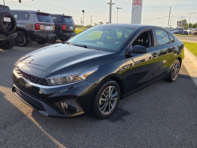 Used 2023 Kia Forte LXS FWD image 3