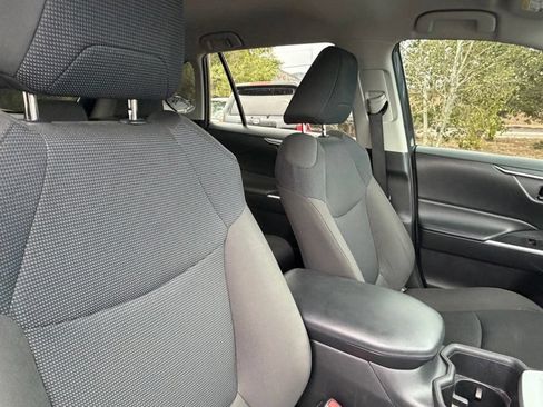 Used 2024 Toyota RAV4 LE AWD/4WD image 12
