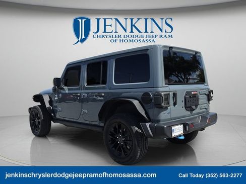 Used 2024 Jeep Wrangler Unlimited Sahara AWD/4WD image 6