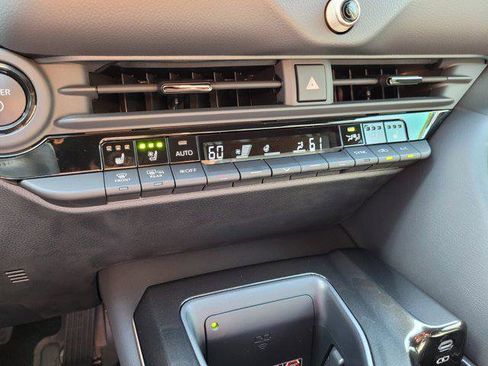 Certified 2025 Toyota Crown AWD/4WD image 27