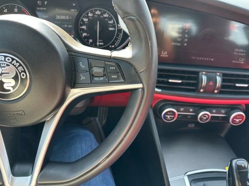Used 2019 Alfa Romeo Giulia Ti Sport w/ Quick Order Package 22S Sport AWD/4WD image 16
