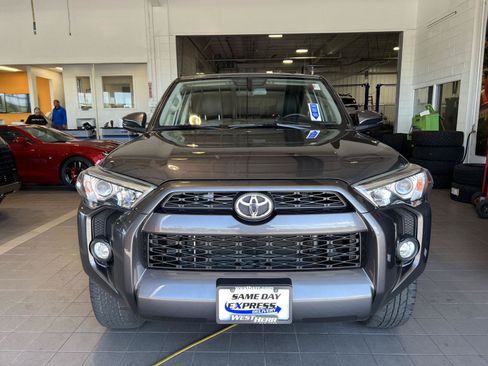 Used 2019 Toyota 4Runner SR5 Premium AWD/4WD image 2