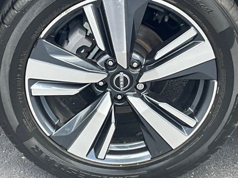 Used 2023 Nissan Rogue Platinum w/ Platinum Premium Package AWD/4WD image 9