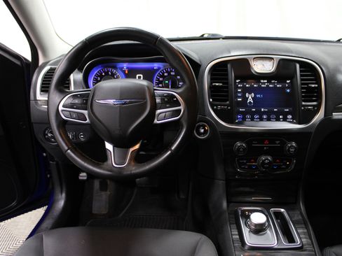 Used 2018 Chrysler 300 Touring w/ Sport Appearance Package image 2