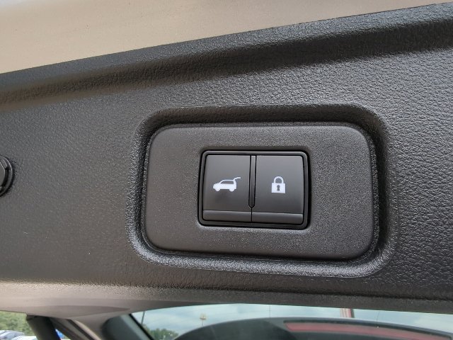 Used 2025 Nissan Pathfinder SV AWD/4WD image 37