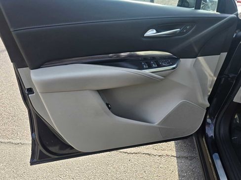 Used 2022 Cadillac XT4 Luxury w/ Cold Weather Package image 23