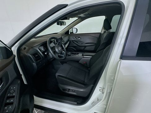 Used 2023 Nissan Rogue SV image 13