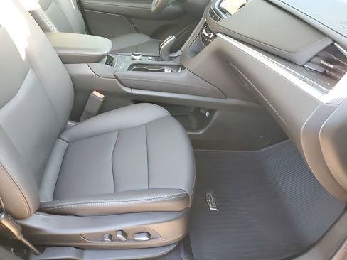 Certified 2025 Cadillac XT5 Sportv w/ Technology Package image 16