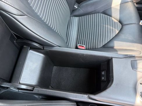 Used 2021 Toyota Camry SE FWD image 43