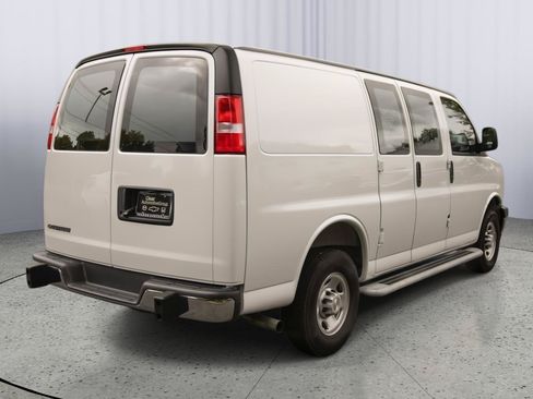 Used 2025 Chevrolet Express 2500 w/ Driver Convenience Package RWD image 21