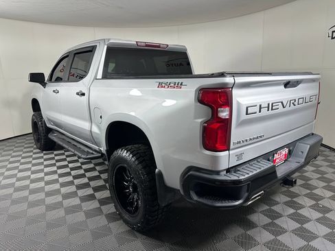 Used 2019 Chevrolet Silverado 1500 LT Trail Boss w/ Convenience Package AWD/4WD image 4