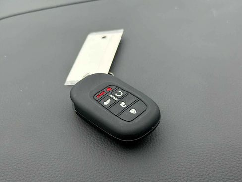 Used 2023 Honda Pilot Touring image 30