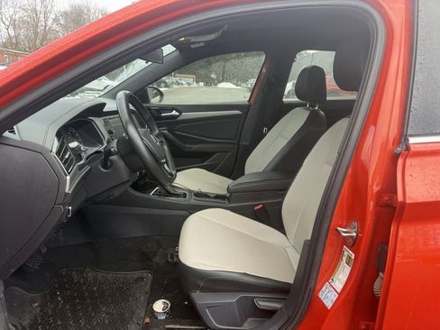 Used 2021 Volkswagen Jetta R-Line image 9