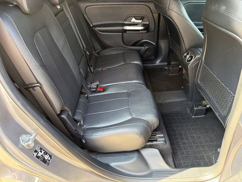 Used 2021 Mercedes-Benz GLB 250 4MATIC image 18
