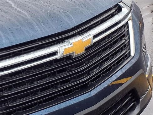 Used 2023 Chevrolet Traverse LS image 26