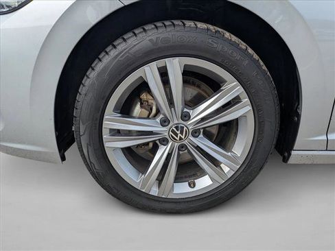 Used 2024 Volkswagen Jetta SE image 24