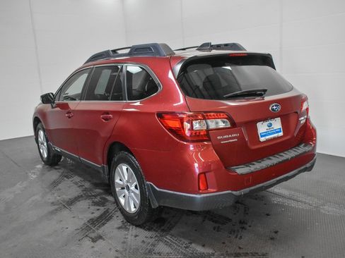 Used 2017 Subaru Outback 2.5i Premium image 6