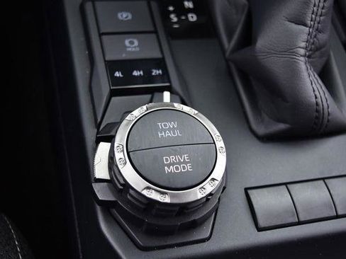 Used 2025 Toyota 4Runner 4WD image 17