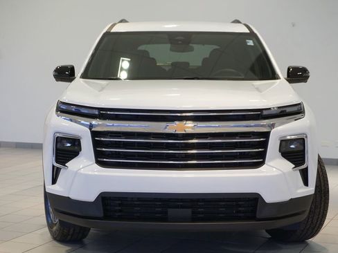 Used 2025 Chevrolet Traverse LT w/ LPO, Floor Liner Package image 5