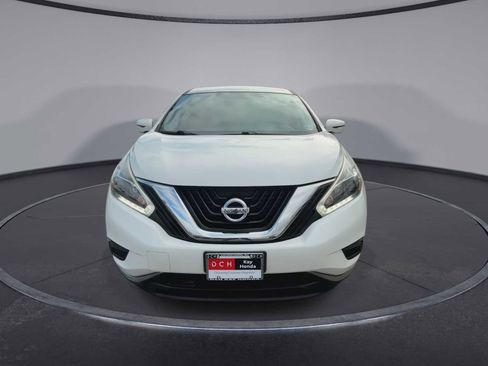 Used 2018 Nissan Murano S image 3