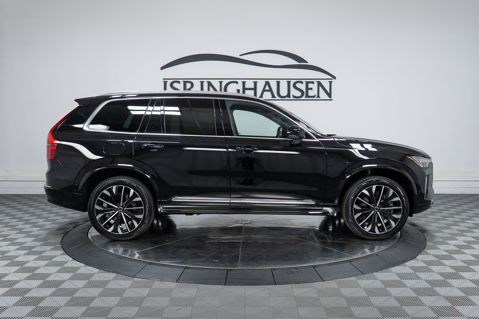 New 2026 Volvo XC90 T8 Plus w/ Protection Package AWD/4WD image 4
