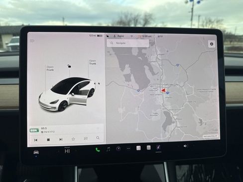 Used 2018 Tesla Model 3 Long Range image 11