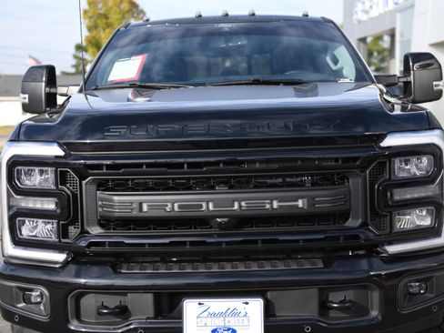 New 2026 Ford F250 Lariat w/ Black Appearance Package image 8
