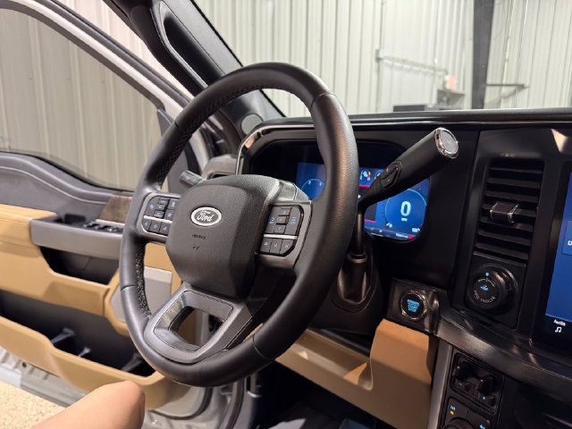 Used 2025 Ford F250 Lariat w/ Lariat Ultimate Package AWD/4WD image 13