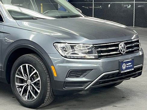 Used 2020 Volkswagen Tiguan SE image 41