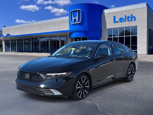 Used 2024 Honda Accord Touring image 1