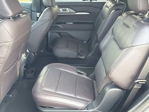 New 2026 Ford Explorer Platinum image 21