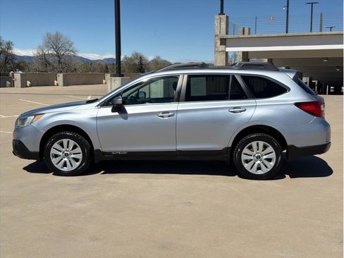 Used 2016 Subaru Outback 2.5i Premium image 4