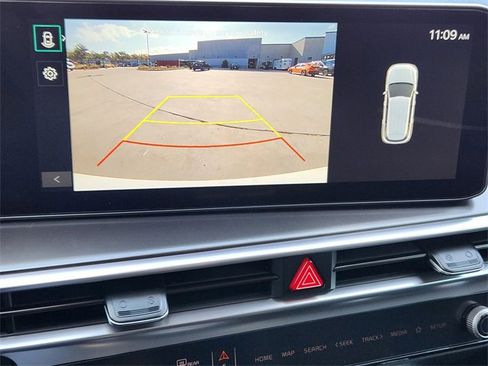 Certified 2025 Kia Sorento EX image 18