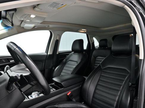 Used 2020 Ford Edge SEL w/ Cold Weather Package AWD/4WD image 6