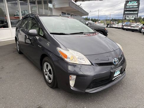 Used 2014 Toyota Prius Four FWD image 10
