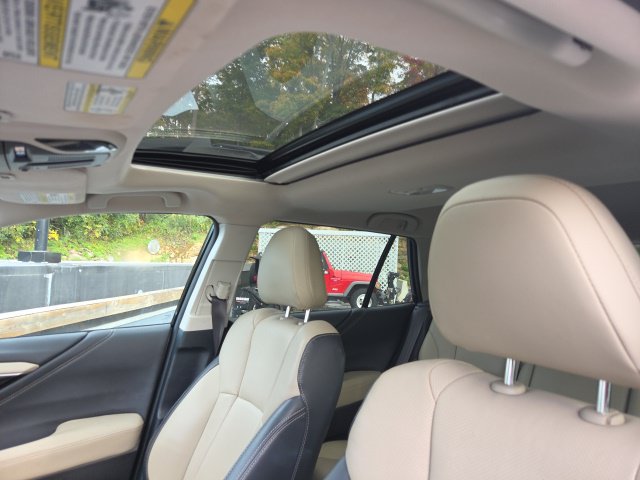 Used 2023 Subaru Outback Limited AWD/4WD image 3