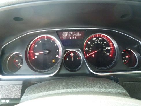 Used 2013 GMC Acadia SLE FWD image 19